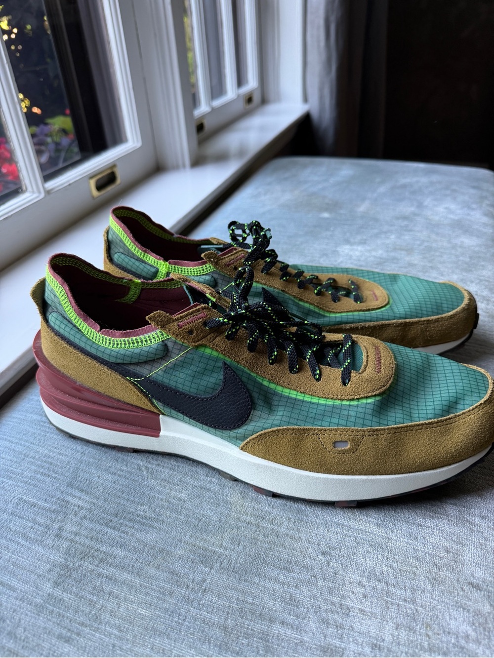 Men’s Nike Waffle One SE Golden Moss Camo Sole Sneakers - 13
